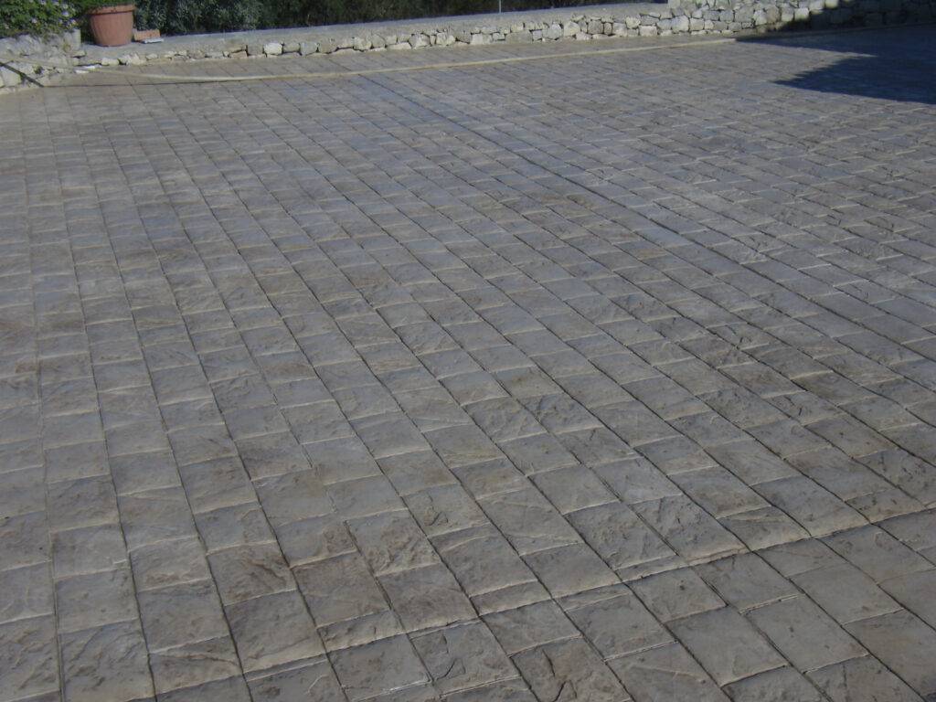 48 piazzale / finitura Roman cobblestone / colore grigio